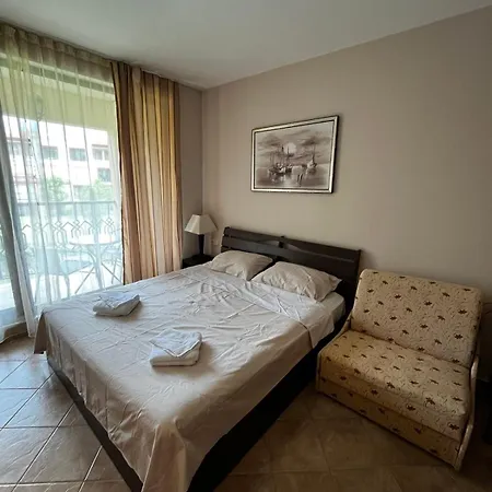 Green Life Beach Studio Apartment Sozopol